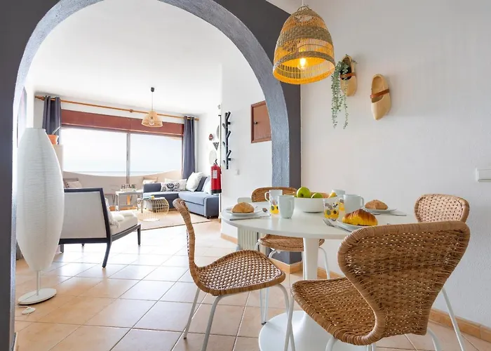 #114 T2 Foxy H By Holidays Apartment *