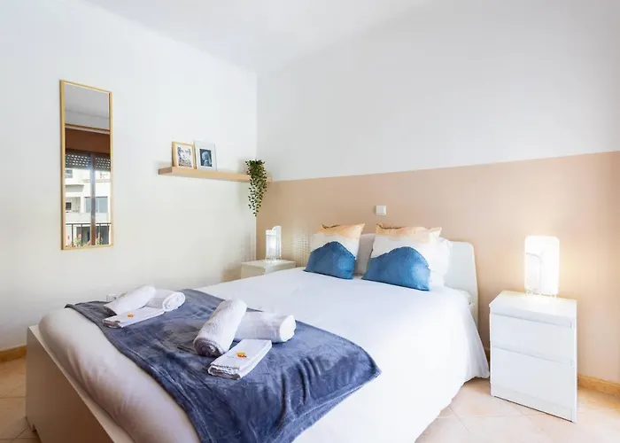 #114 T2 Foxy H By Holidays Apartment *